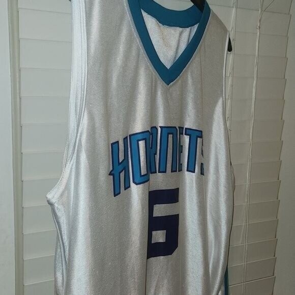CHARLOTTE HORNETS #6 SIXTH MAN jersey XL preowned - Picture 8 of 11